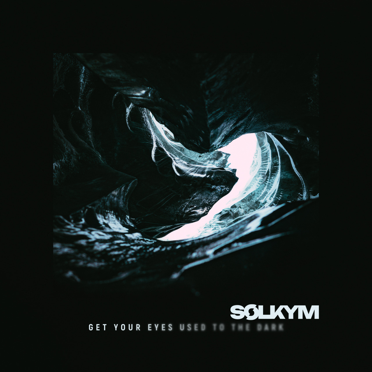 SOLKYM - Get your eyes used to the dark
(PLT077)
[[MORE]] Stream here
solkym is:
miklós barnabás jacsó - guitar, synths
dávid nagy - bass, synths
zoltán tóth - drums
Featuring artists:
ágnes csóka (track 01)
Attila Boltuzits - percussion (track...