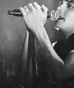  4-7/6 pictures of Gerard’s hands for anon. 