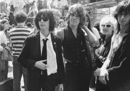 superblackmarket2:  Patti Smith, David Johansen, Cyrinda Foxe, and Lenny Kaye photographed by Danny Fields, 1975