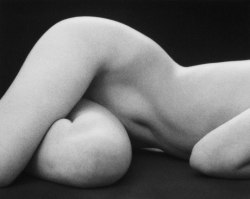 exexitinsistexist:  Ruth Bernhard