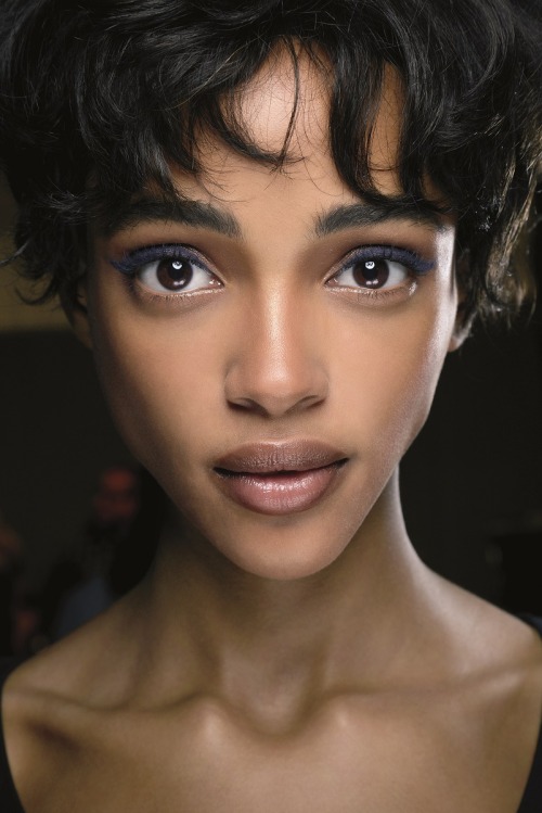 makeupbox:  M.A.C. Spring Summer 2016 Makeup Trends and a quick interview with Senior Artist Louise ZizzoHere are a few of my absolute favorite MAC makeup looks from the S/S2016 runways, if you’re looking for ideas to jazz up your makeup this season.