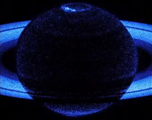 mirkokosmos:  Saturn’s northern ultraviolet Aurora taken by the Hubble Space Telescope.