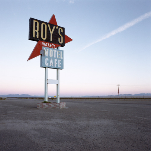 motel-register:So many photographers have been preoccupied with the road since the post-war period g