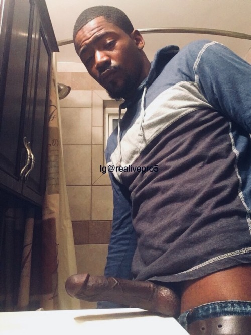 boblvsblkbeards:  Follow me for the best bearded black bulls!