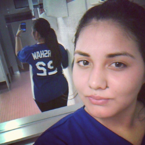 soy-tu-fruta-prohibida:  Rocking my jersey at the  #gym #Dodgers  #nomakeup  >.<