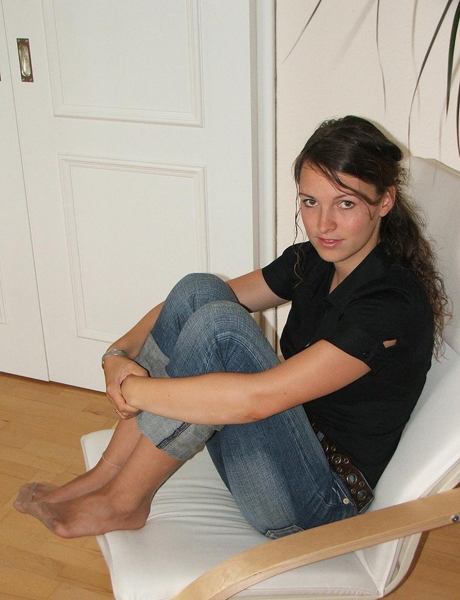 Girls Nylon Feet