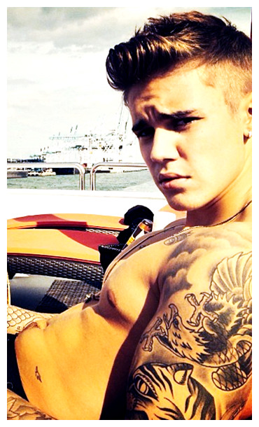 male-and-others-drugs:  Sessão Cuecas: Justin Bieber
