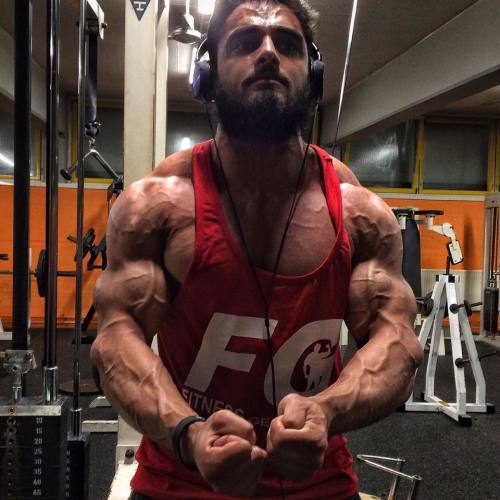whitepapermuscle:  Kenzo Keragoz