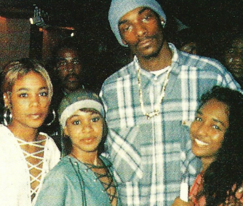 90shiphopraprnb:TLC and Snoop Dogg (1994)
