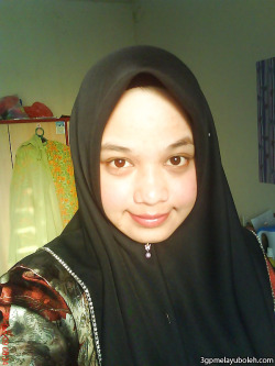 numberonelightprincess:  smackme2013:  Tudung