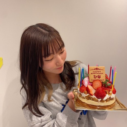 寺田陽菜さんのツイート: 18歳になりました☺︎ 18歳らしいもう少し大人な人になれるように頑張ります✌️ お祝いのツイートも全部見てます！ ありがとー☺️ #寺田陽菜生誕祭2022 #3年13組18