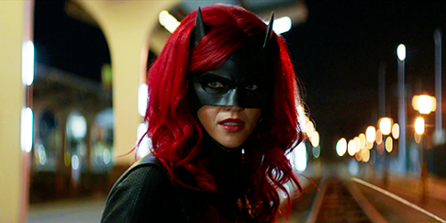 BATWOMAN - 1.10 HOW QUEER EVERYTHING IS TODAY1920x960 | .jpg | logofree | 2,265 screencaps | sortedg