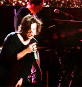blamestyles:  Harry Styles 'Hair Porn' - South America (WWA Tour) 