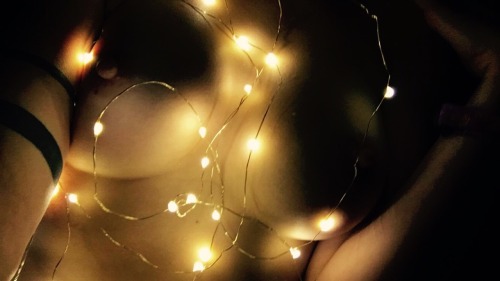 Porn Pics lilfxo:  fairy lights are my new fave