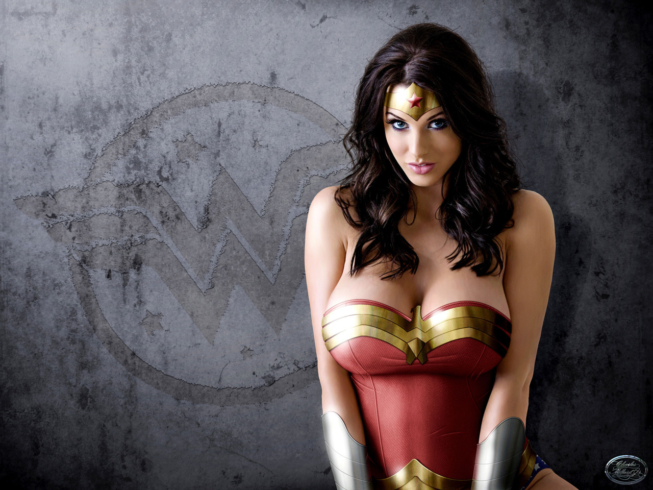 geekyloves:  Submit your Sexy Geek Pics here. 