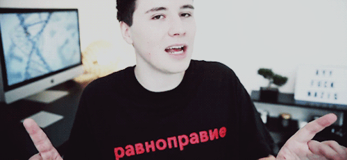 twyllodrus:danny boy sporting an equali-tee