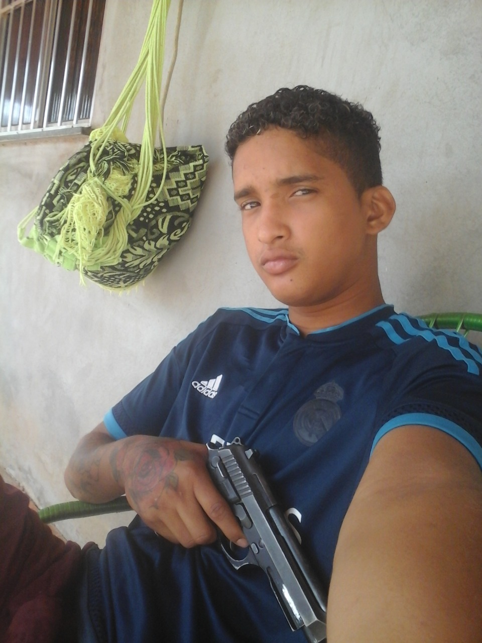 oran78boss:  worldstargirlsads:  So sad, again everyone be mindful of our actions