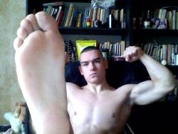 Pies de Hombres (Male Feet)