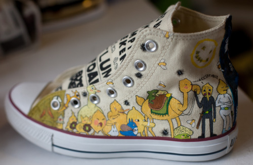 vivianleeyuart: Handpainted Converse All Star Hi-Top for my friend Sabrina’s 18th birthday pai