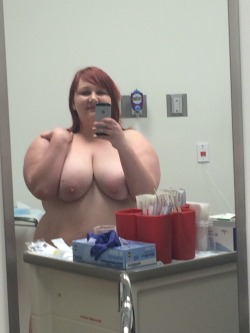 scarletslutmolly:  Exam room :-)