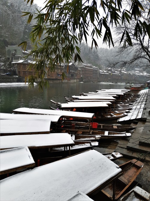 picturesofchina:Winter in Fenghuang, Hunan bonus pic: