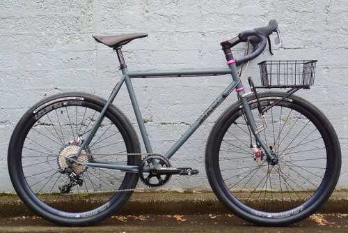 thalasin: *SURLY* straggler 650B (52) by Blue Lug on Flickr.