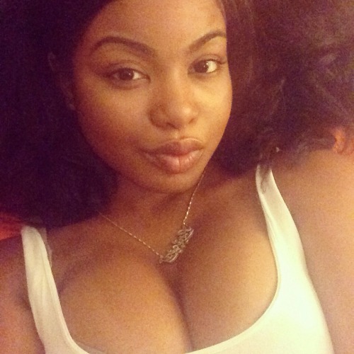 therealanteja:  All natural💋 Be sure to follow me on Instagram at Theofficalaaa