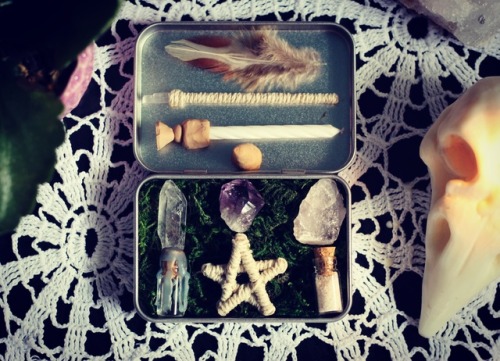 Adorable tiny travel altar!Available here: https://goo.gl/z8z2FA