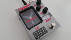 si7:  (via The flux capacitor delay pedal! - 4114 Custom Guitar Effects) 