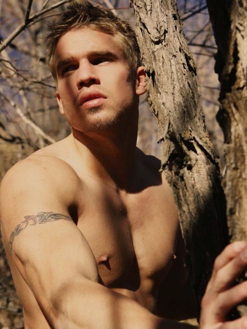 amanthing:  Visit amanthing Hunk Edition Blog With 9 Different Categories of HOT MEN to Choose From 