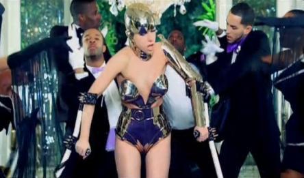 zooeydeschannoying:  if lady gaga doesn’t dress like this for her first public