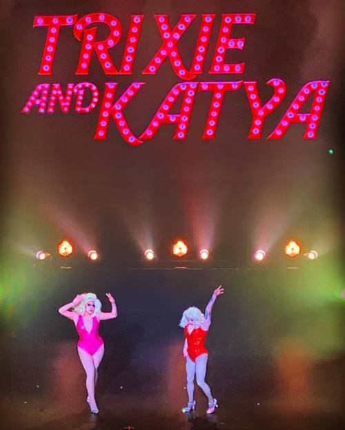 As Trixie would say, “this show is lit ” #trixieandkatya #trixiemattel #katyazamolodchik