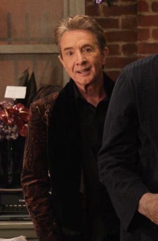 So Is It Just Me Who Thinks Olivers Neck Looks INSANELY Bruised In This Photo?? It Wouldnt Be Too Far