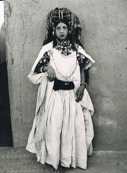 Jewish woman in the Amazigh town of Goulmima, Morocco, ca. 1935. Jean Besancenot.Jews inhabited the 