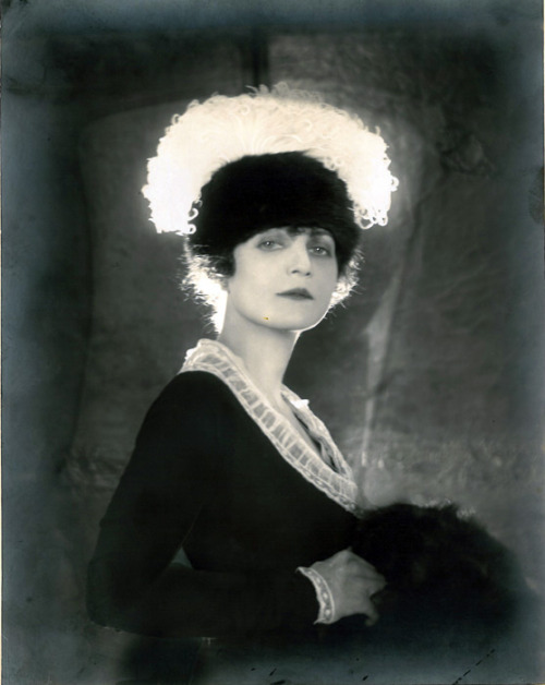 Betty Lee, 1919