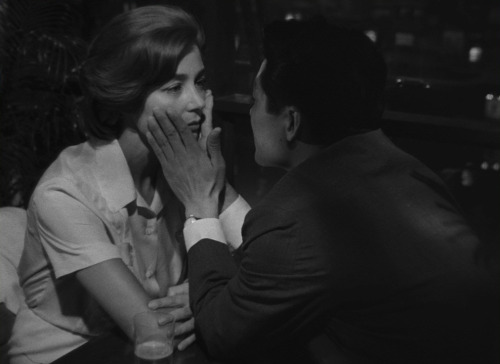 liinza:2x Emmanuelle Riva:Hiroshima Mon Amour, Alain Resnais, 1959 / Amour, Michael Haneke, 2012