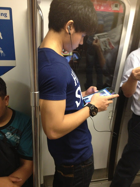 hotandsexyaznmen: Is it just me or does anyone else wana lick those biceps  4asianguys.