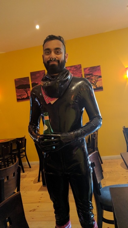  Defn. one of my favorite pics from #FolsomEurope2017. Full rubber mode! Highlight was pissing in th