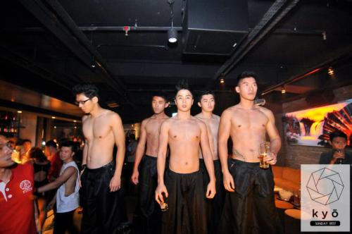 justshootit:  qweergasm-nsfw:  KYO Club Singapore Part 1  What sort of club is that?! Lol~Guys with 