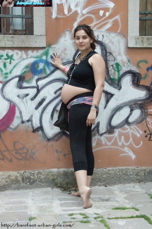 SIZZLING HOT UPDATE from BAREFOOT URBAN GIRLS!!!This week we have the first full set ever to appear on BAREFOOT URBAN GIRLS of gorgeous IRIE as hard-soled expecting mother, plus another set of ALEXIS as barefoot mother-to-be, and gorgeous Barefoot