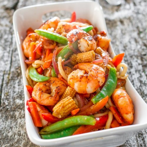 gastronomicgoodies: Spicy Black Pepper Shrimp with Udon Noodles