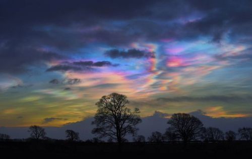 Strange sky phenomenon Polar Stratospheric Clouds