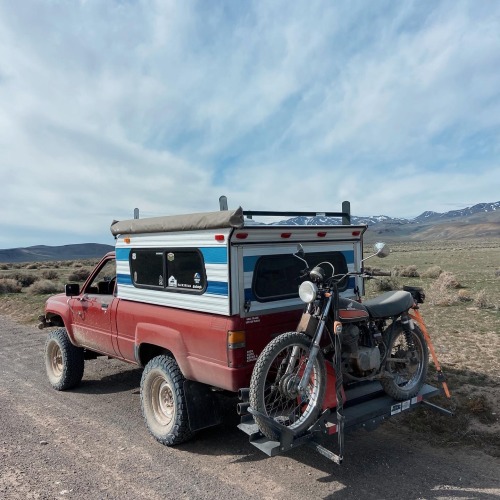 aiiaiiiyo:My 1985 Toyota Pickup carrying