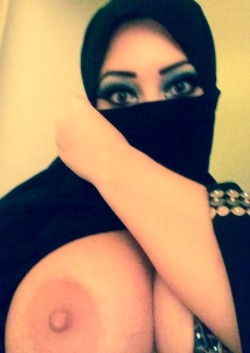 arabgirlsweetasdate:  Arab bitch with big