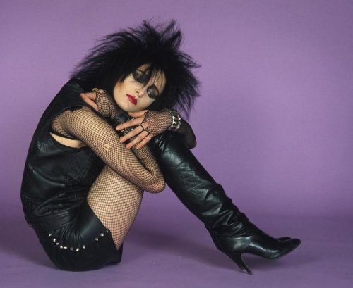 lookonthedarkside:Siouxsie Sioux in leather porn pictures