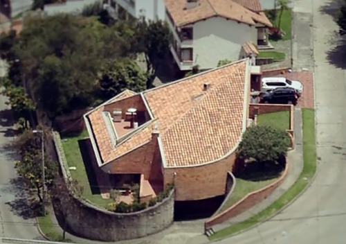 ofhouses: 900. Fernando Martìnez Sanabria /// Calderòn House /// El Refugio, Bogotá, Colombia /// 19