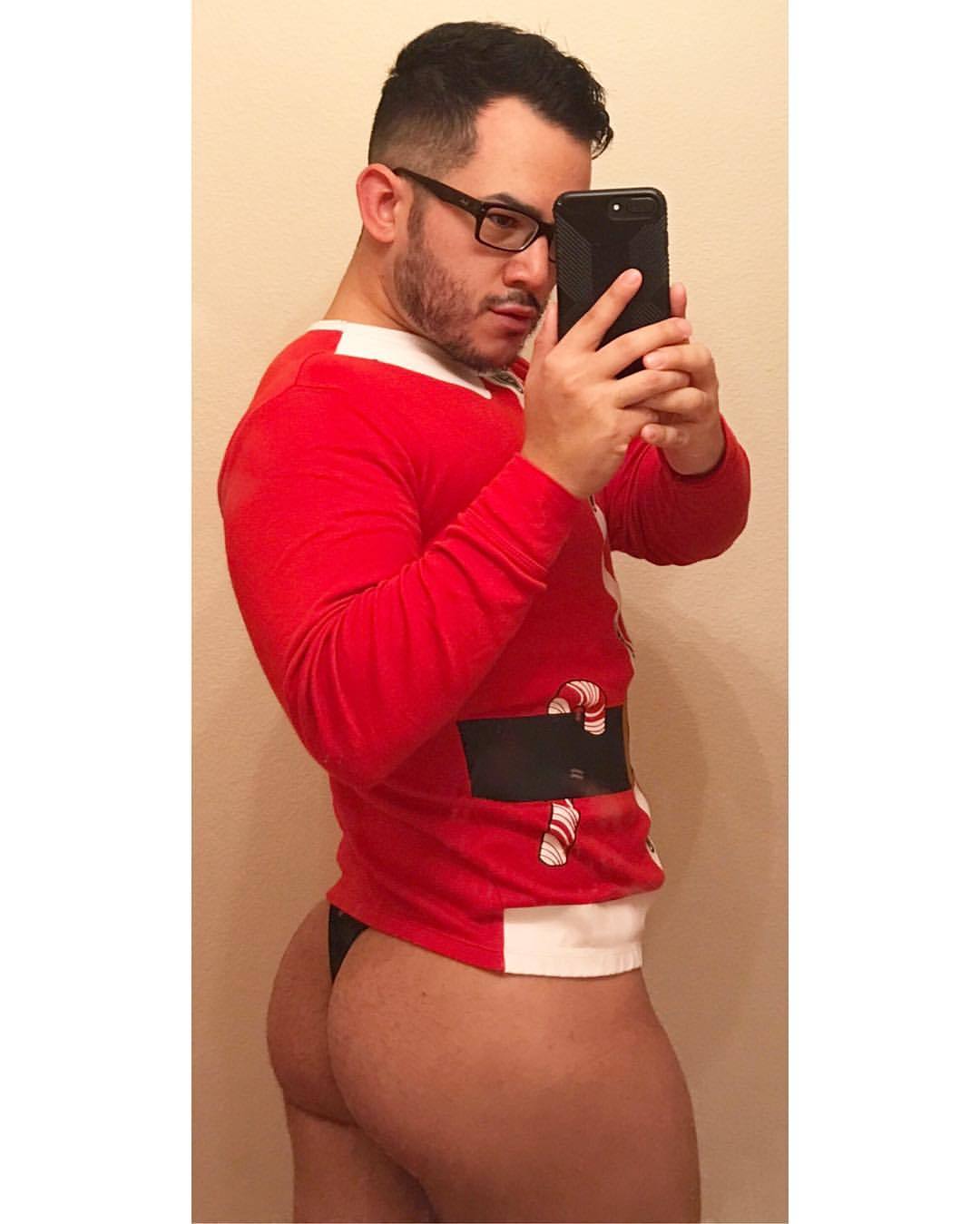 mateobryan:  Now Serving Christmas Ham🍴🍖🎄 