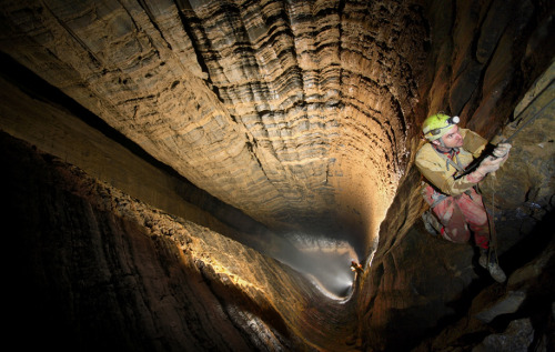 Robbie Shone Adventure, Cave and Travel Photographer.