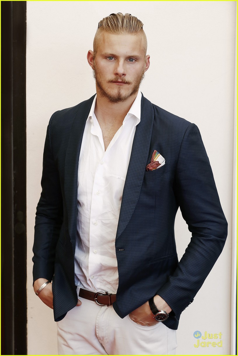 justagaybelieber:  Alexander in a suit is my weakness