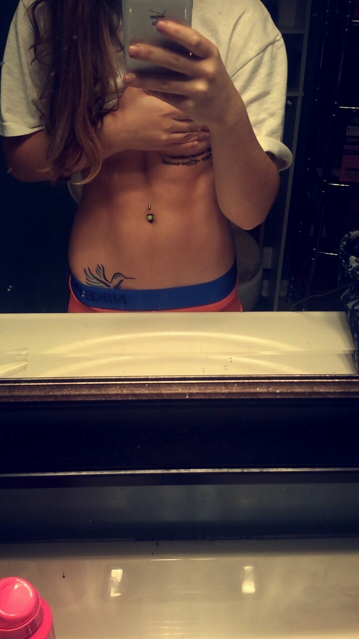 owlsbetrippen:  Tattoos and abs 
